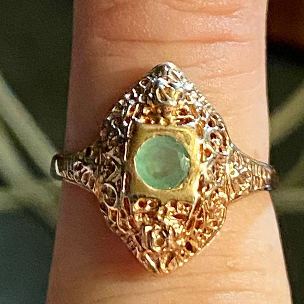 NWOT .25CTW GENUINE ROUND CUT EMERALD ROSE GOLD RING. - Picture 5 of 12